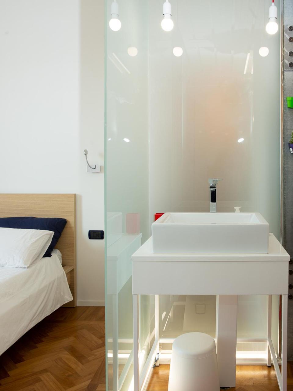 Room In Roma Isole Exteriör bild
